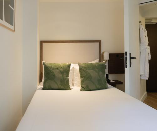 Hotel Lampika - Single Room
